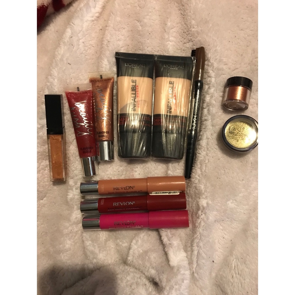 Makeup bundle!